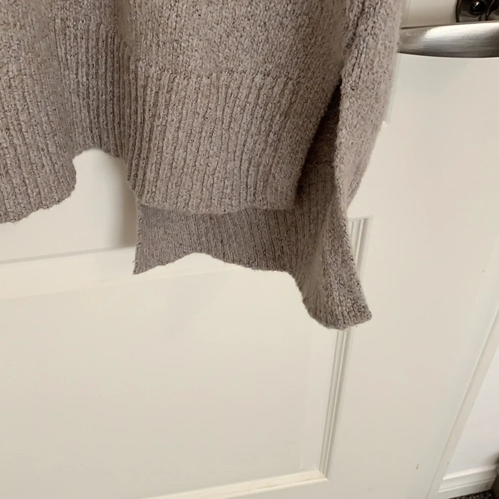 ON coat sweater. - Picture 7 of 9